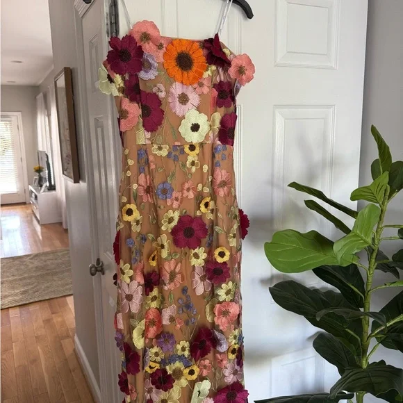 Elliatt Helena Embroidered Dress - Picture 4 of 14